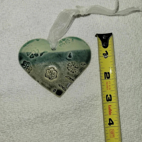 Ceramic Green Heart Ornament with flowers Decoration Window Tree - Picture 2 of 5